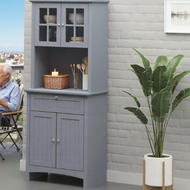 Armoire de rangement à plusieurs niveaux avec tablettes réglables et tiroir central, parfaite pour les cuisines organisées et élégantes