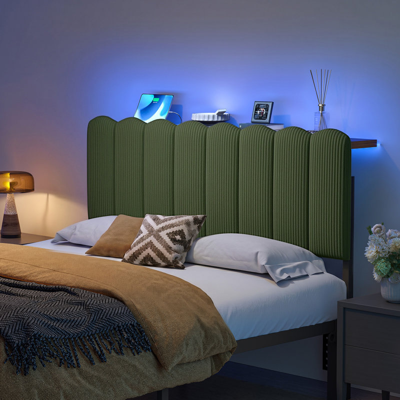 Tête de lit tapissier rayée en molleton pleine grandeur Damerius avec lumières DEL, hauteur réglable pour matelas de 8 à 14 pouces, pieds en métal