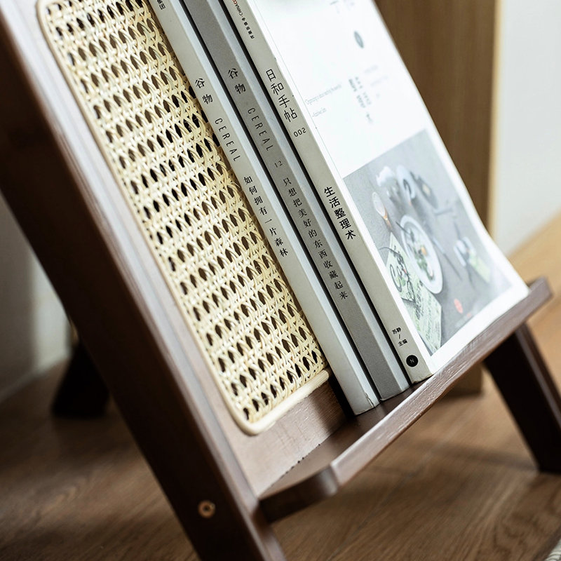Table basse en verre avec table de chevet intégrée, marron, pratique et élégante pour les petits espaces de salon, grand espace de rangement grâce à son extrémité marron et son compartiment de chevet.
