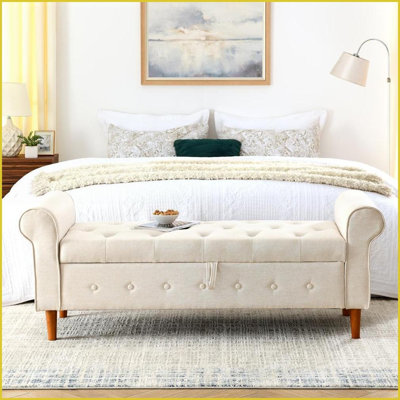 Banc de rangement en tissu touffeté de 62 po avec accoudoirs roulés | Beige | Chambre à coucher