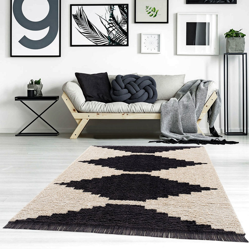 Tapis noir et ivoire moderne