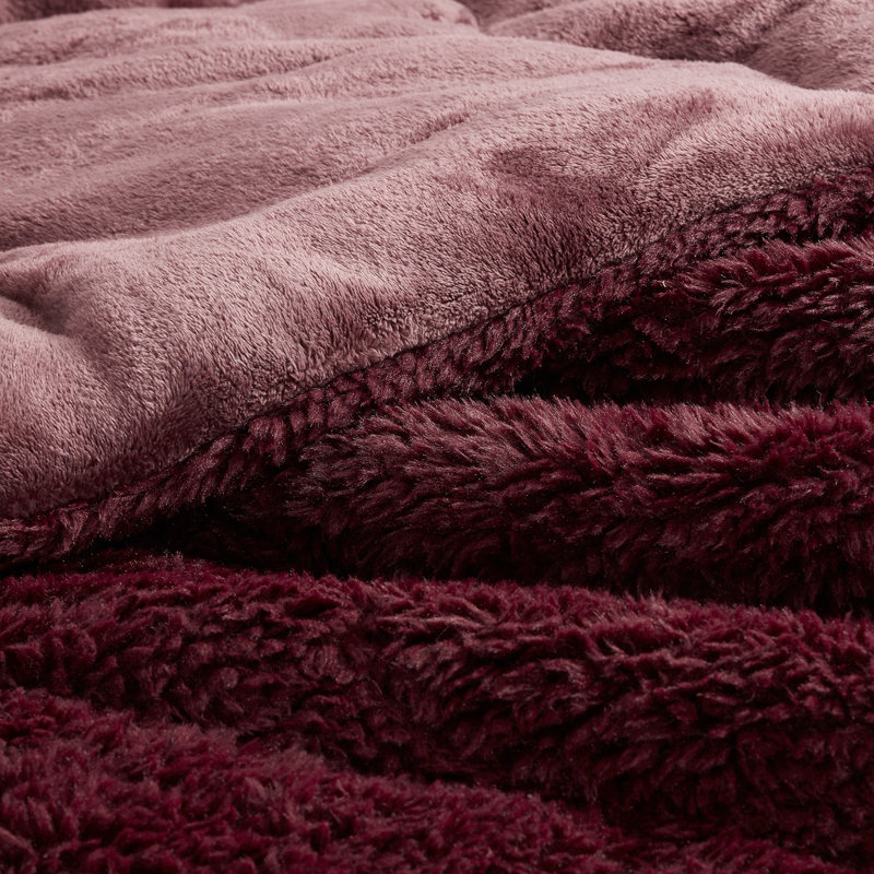 Puts This To Sleep Coma Inducer Plush Oversized Comforter Set, Twin XL Comforter + 1 Standard Sham, Red