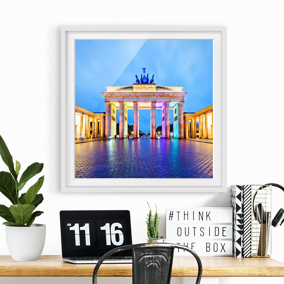 Gerahmtes Papierbild Erleuchtetes Brandenburger Tor