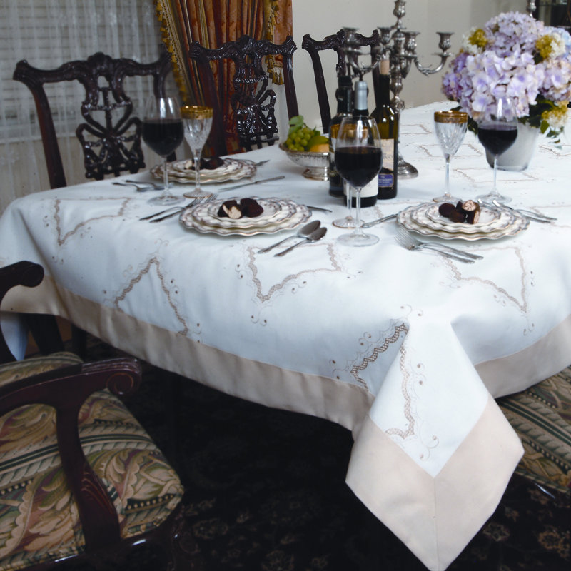 Nappe brodée Wilbert, Beige, l 70 po x L 52 po