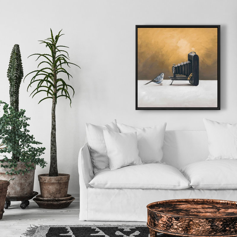 "Vieil appareil photo avec oiseau"