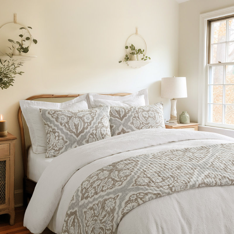 Matelasse Bright White Full/Queen Comforter Set