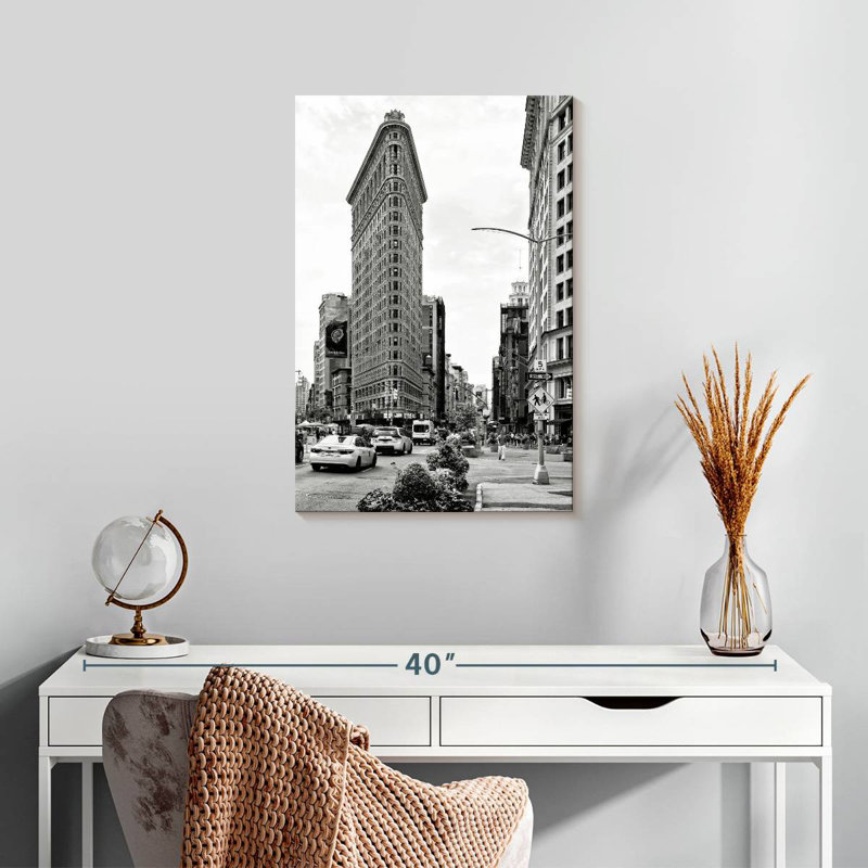 Sireci Manhattan Flatiron Building, 24" H x 16" W