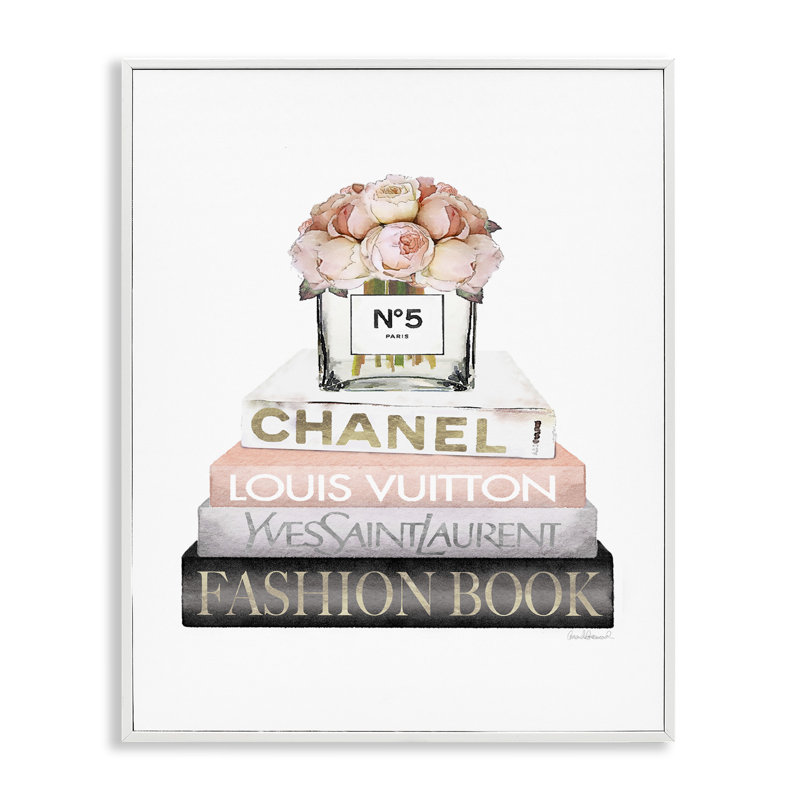 Pile de livres rose par Amanda Greenwood, H 14 po x l 11 po x P 1,5 po, Giclée encadrée blanc bord de mer