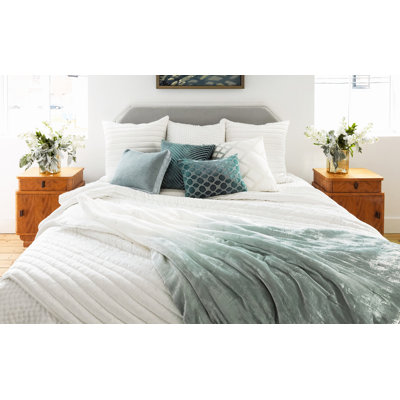 Channel Modern & Contemporary Velvet Quilt Set