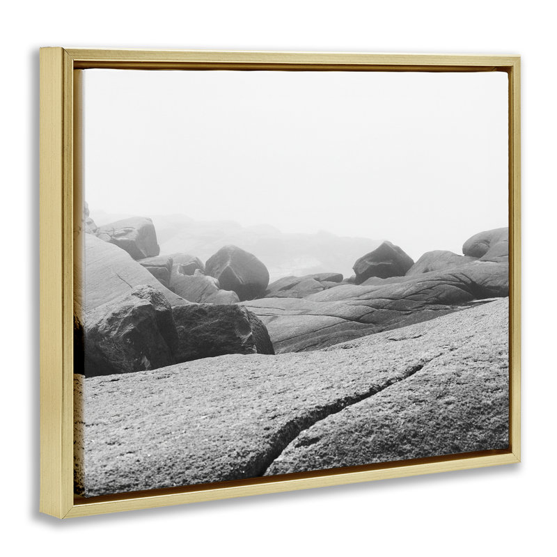 Cadre flottant Rocks at Peggy's Cove, design par Clive Branson, H 17 po x l 21 po, Cadre flottant métallique doré