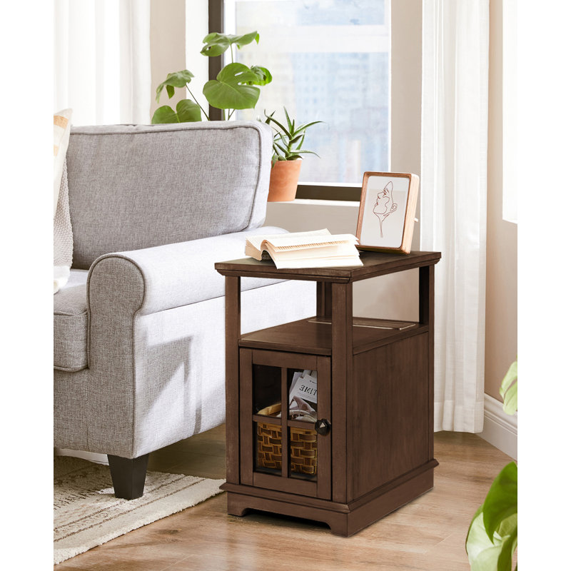 Tables de chevet de 23,6 po Roseannah avec rangement et prises intégrées, Cerisier