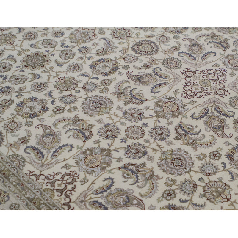 Oriental Area Rug in Ivory