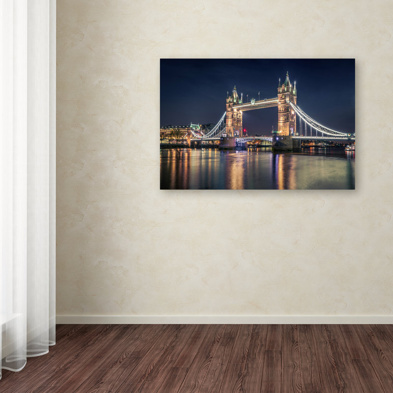 «Night at the Tower Bridge», reproduction de photo sur toile tendue, H 12 po x l 19 po