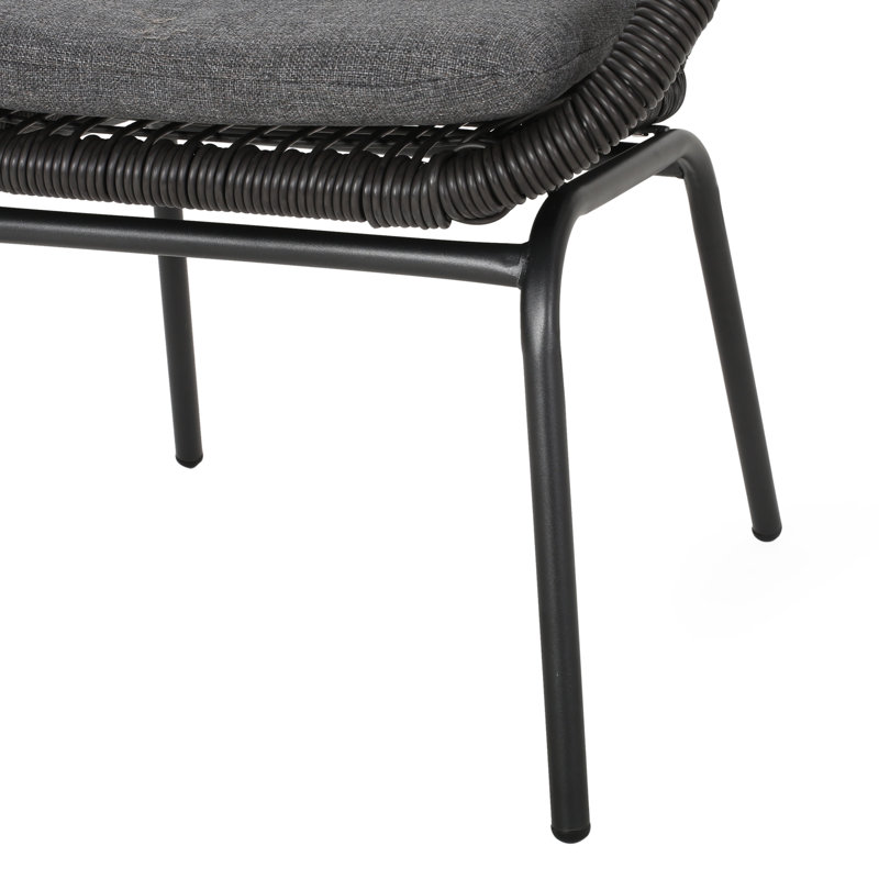 Chaise ouverte grise avec structure en fer et support robuste