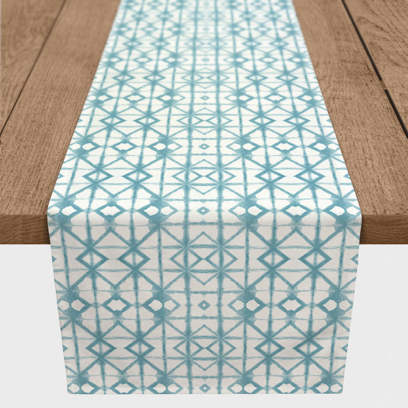 Chemin de table Lynda, 72 po x 16 po, Bleu ciel, Mablethorpe Shibori