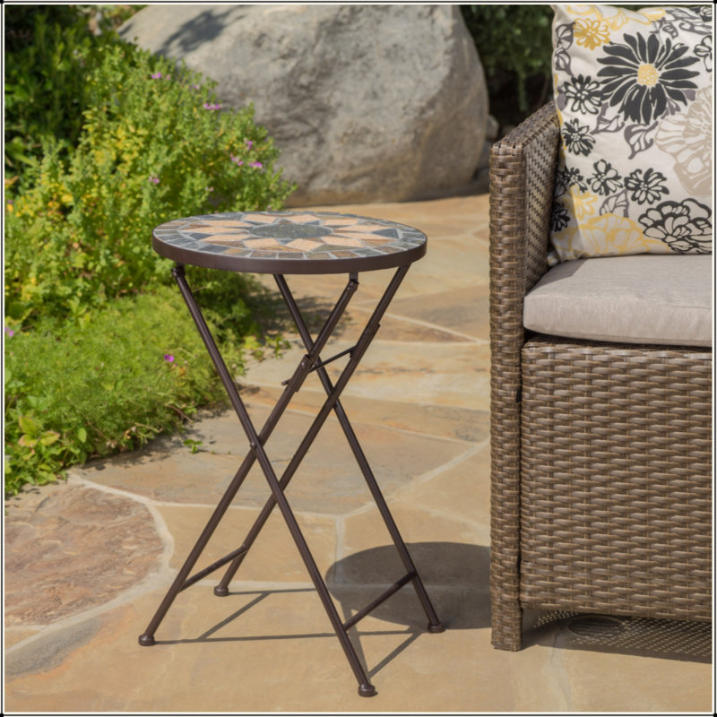 Charmante table d'appoint pliable avec mosaïque de pierre exquise pour les espaces extérieurs