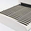 Lit plateforme de rangement relevable hydraulique Willma de luxe, capitonné et rembourré, au design arrondi sculpté, blanc bouclé, Queen-7697752-7697759