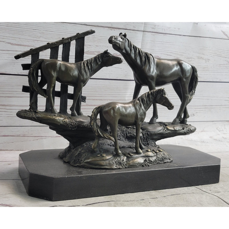 Figurines et sculptures tyriques