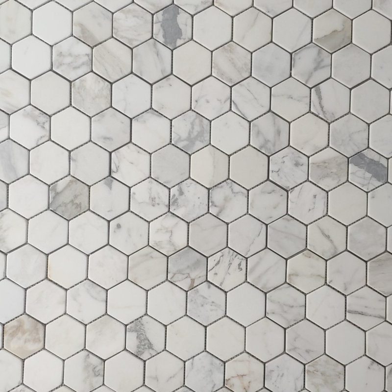 Carreau de mosaïque en marbre 12 po x 11 po Calacatta, Gris