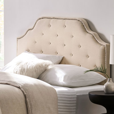 La tête de lit beige pour les grands lits et les lits doubles rehausse la beauté de la chambre à coucher