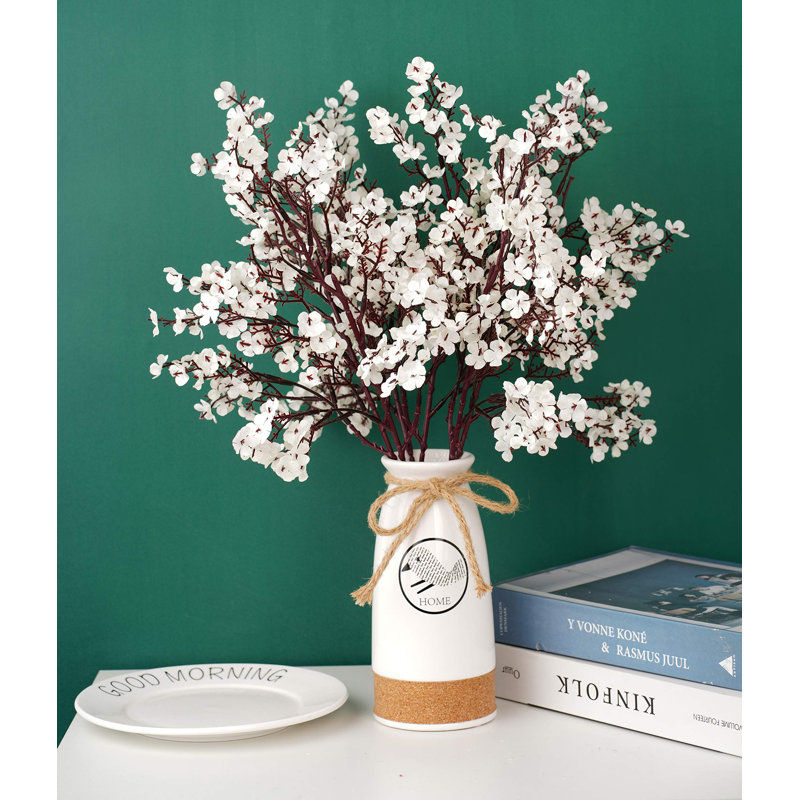 Arrangement, White