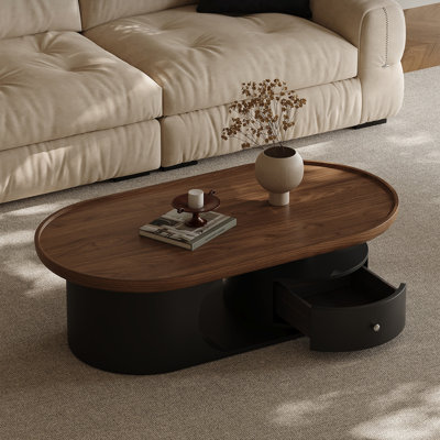Table basse ovale de rangement de style médiéval