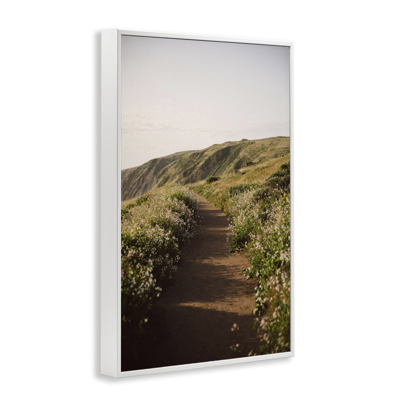  «Path» par Beach Coast, estampe numérique par Crystal Lynn Collins, H 18 po x l 12 po, Giclée encadrée blanc bord de mer