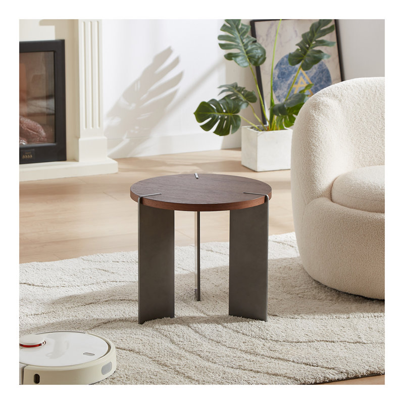 Table basse ronde en bois de noyer et pieds en métal noir, Brun