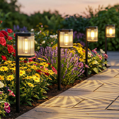 Paquet de 4 lumières solaires d'extérieur imperméables IP65 pour cour, paysage, chemin, allée
