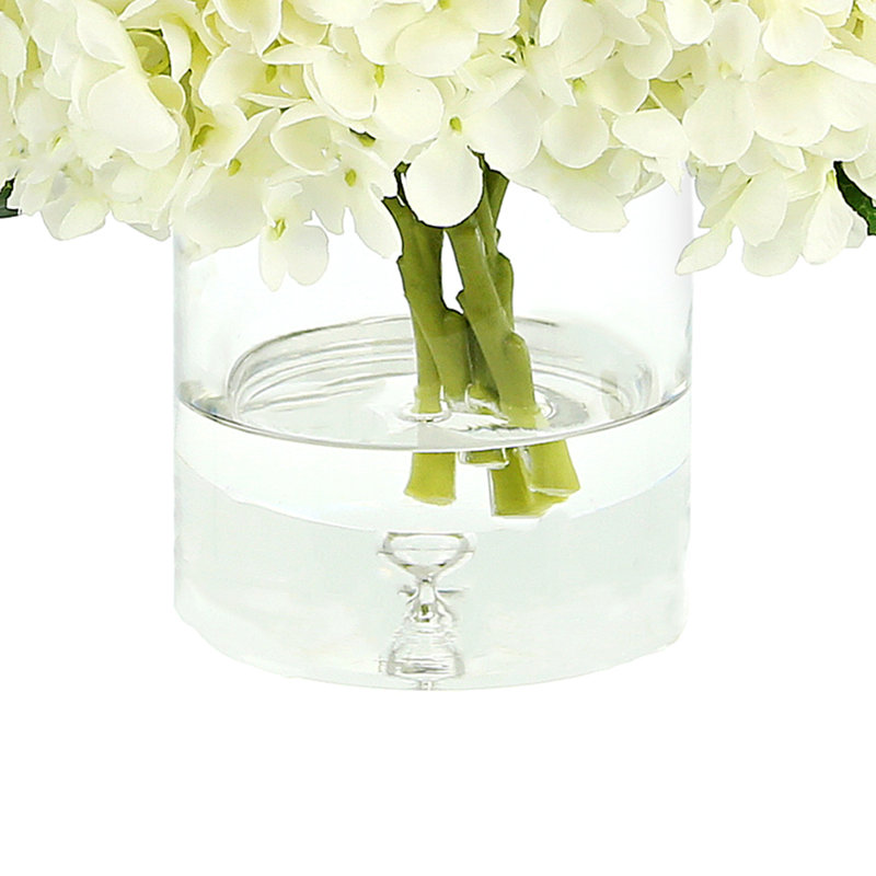 Hortensias dans un vase en verre, Blanc, 13 po x 12 po 
