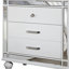 Élégante table de chevet texturée en crocodile blanc | Table de chevet à 3 tiroirs avec garniture miroir, tiroir supérieur doublé de feutre et boutons en cristal | Idée de cadeau
