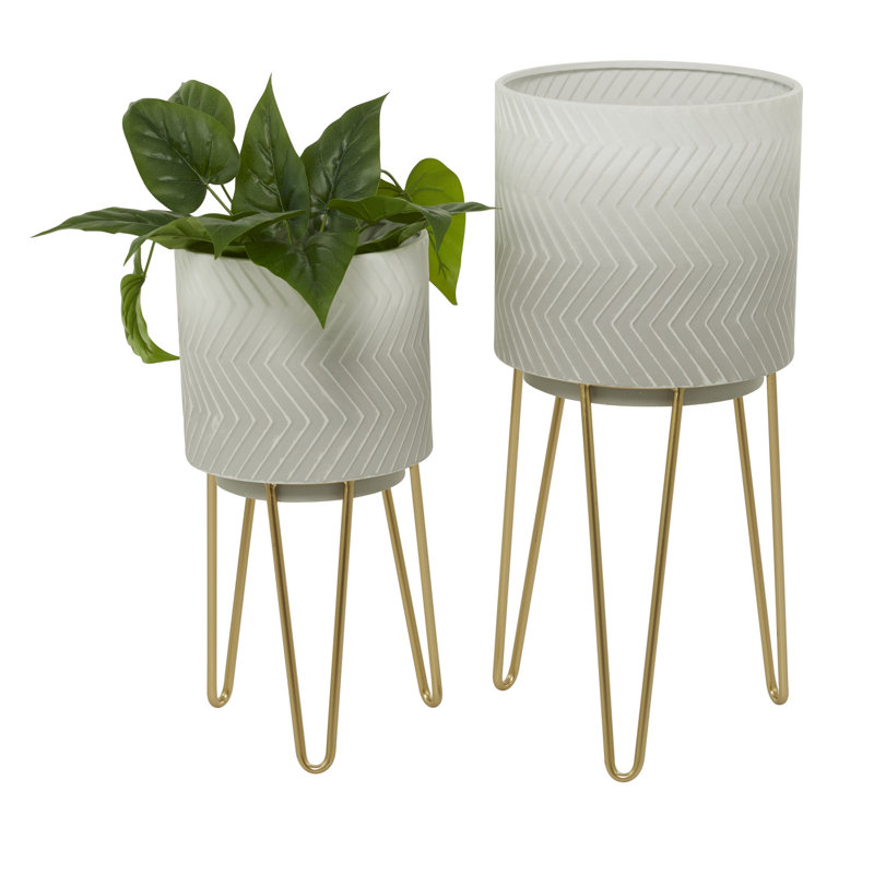 Makail Metal Planter