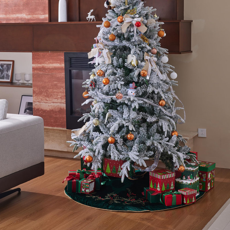 Andrez Velvet Tree Skirt