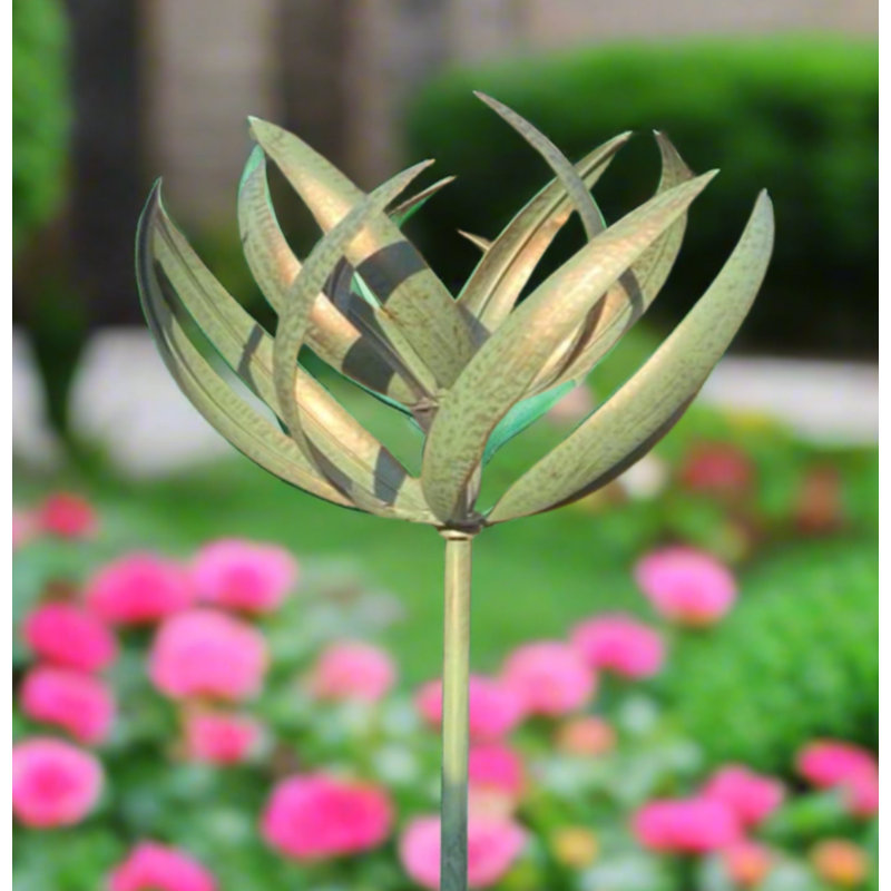 Britanee Powder Coated Steel Garden Décor