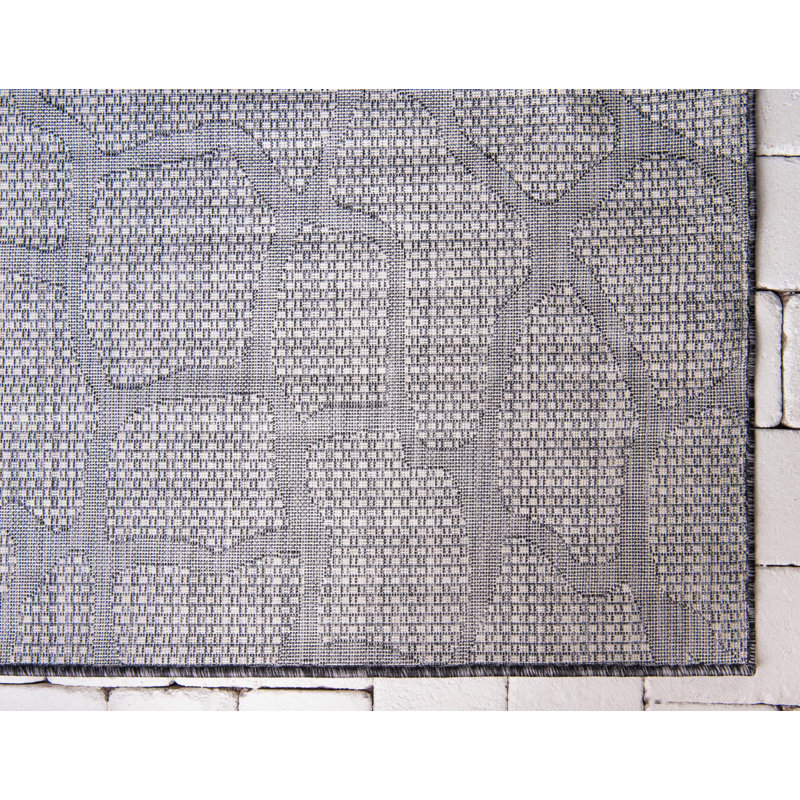 Munn Animal Print Indoor / Outdoor Rug, Rectangle 6'1" x 9'