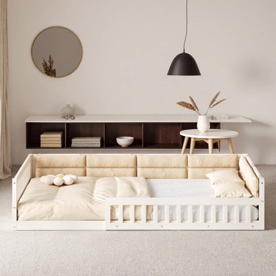 Lit plateforme tapissier beige avec coussin moelleux et barrière de sécurité - L 77,6 po x l 56,7 po