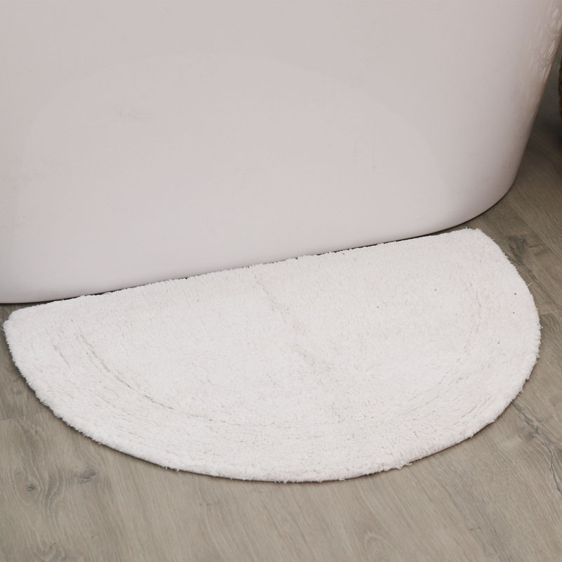Candeloro Slice Bath Rug 17"x30", White
