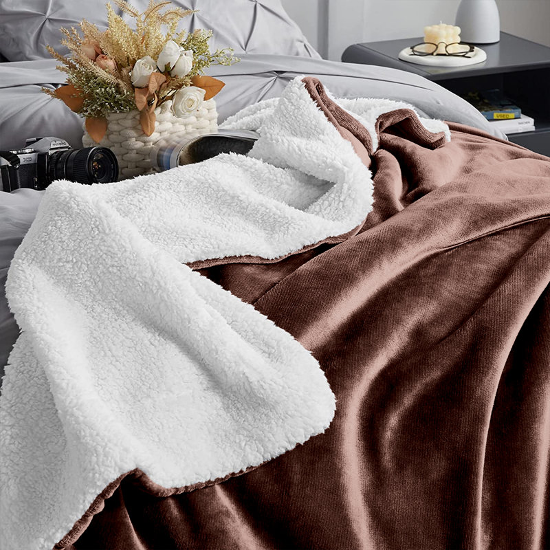 Formaran Sherpa Fleece Fur Thick Reversible Blanket Throw, W200 x L240cm, Coffee