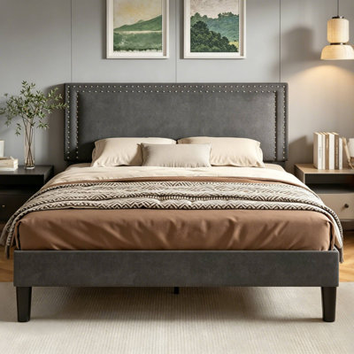 Grand lit plateforme tapissier en velours gris foncé avec tête de lit réglable, cadre de lit moderne avec lattes de bois, aucun sommier requis