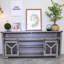 Meuble télé 65,3 po avec bandes lumineuses à DEL et porte de grange en fer avec bande décorative en Y de style campagnard gris-501256830