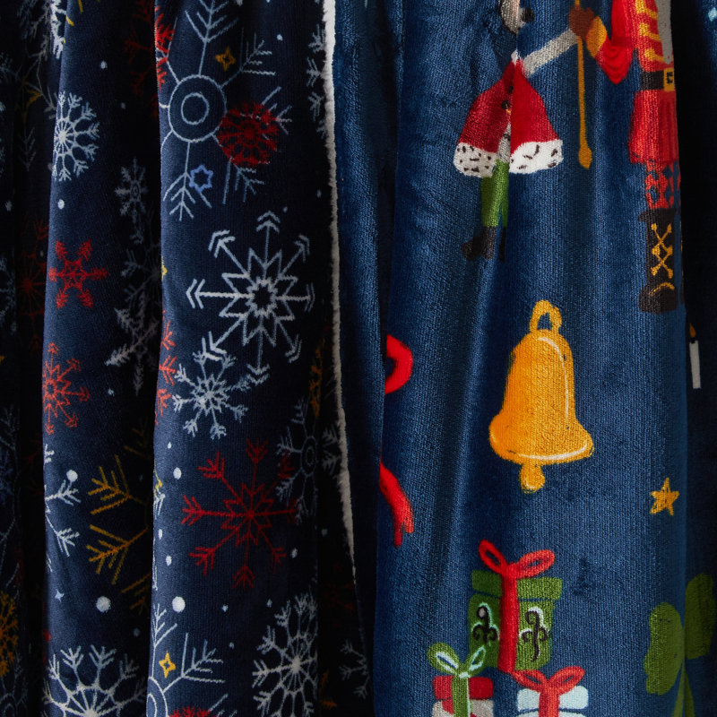 Ultra Soft Plush Reversible Holiday Throw Blanket, New Snowflake