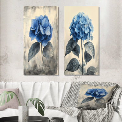 Vintage Hydrangea In Monochrome Field I - Floral Canvas Prints 2 Panels