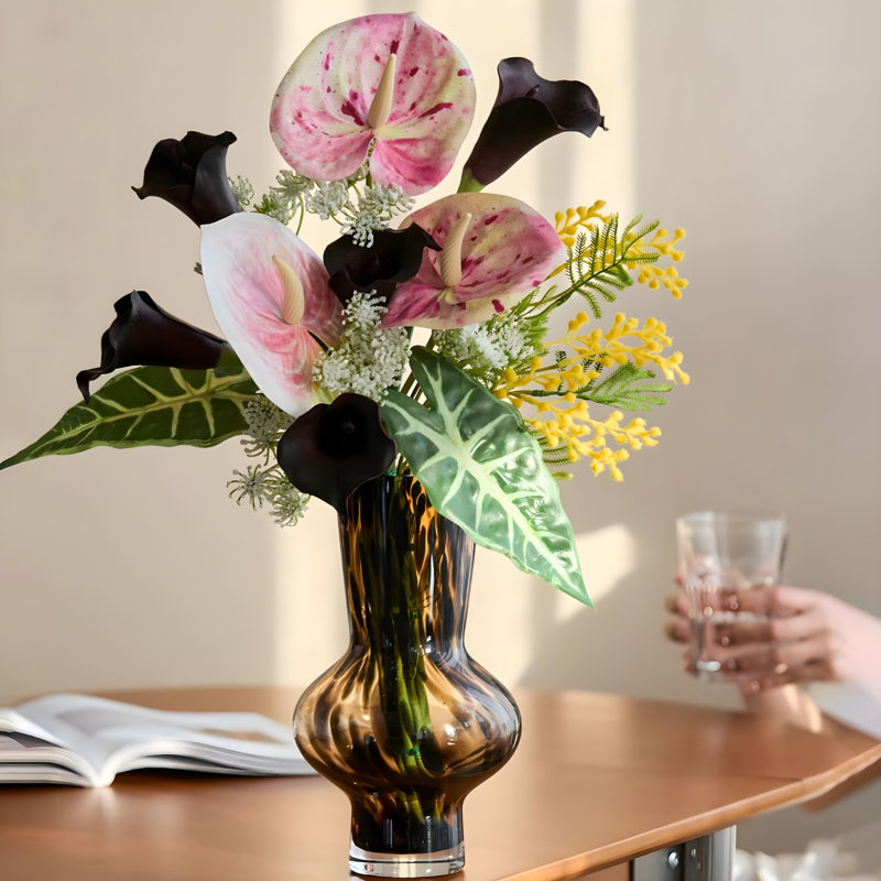 Ornements de fleurs simulées