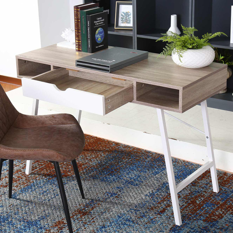 Bureau Meera, Blanc