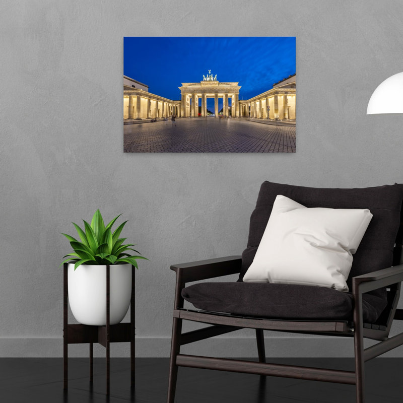 Brandenburg Gate Twilight Abstract Contemporary Architecture City Wall Art Print, H 16 po x l 24 po