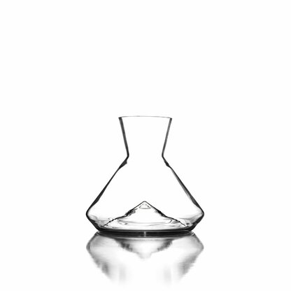 https://assets.wfcdn.com/im/58072655/resize-h416-w416%5Ecompr-r85/6704/67046001/Monti+Lead+Free+Crystal+Wine+Decanter.jpg