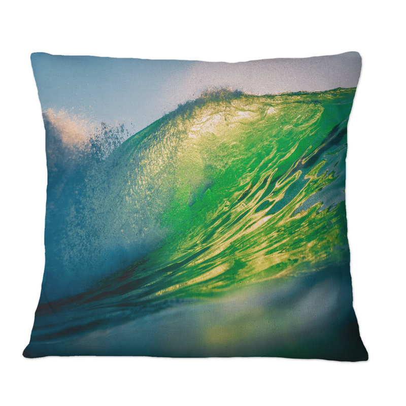 Coussin Green Wave Barrel au coucher du soleil à Hawaï, 16 po x 16 po