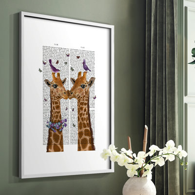 Kissing Giraffes with Birds, reproduction encadrée - bois massif