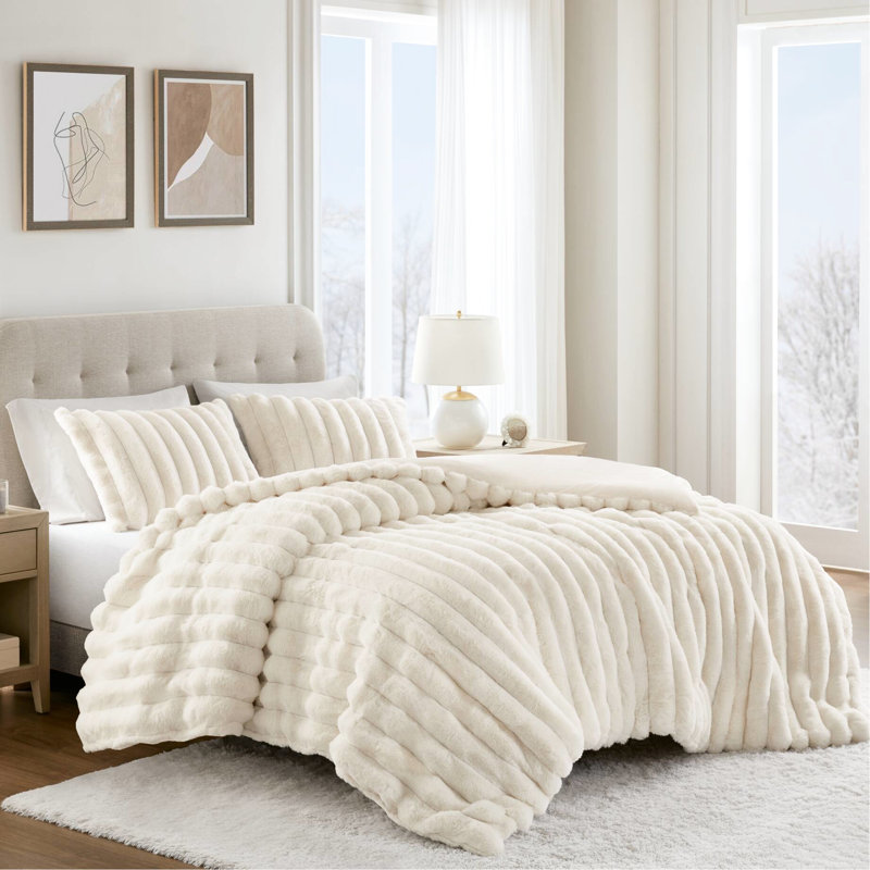 97f-f800-d30fe Bedding, King Comforter + 2 Pillowcases