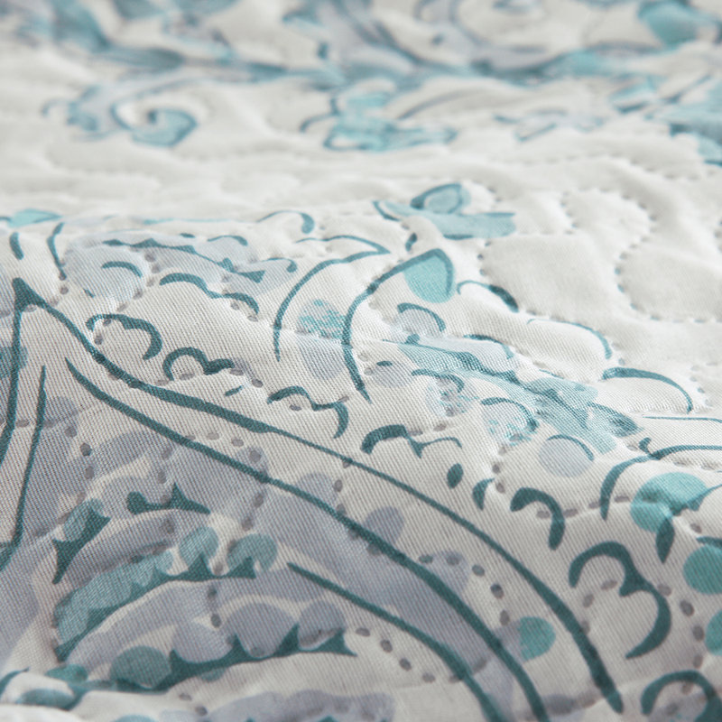 Damask Quilt, Queen Quilt + 2 Shams